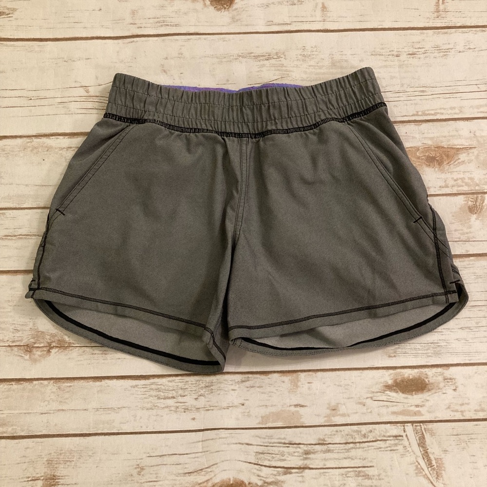Lululemon Ivivva Gray 3.5” Shorts Size (Girl) 12